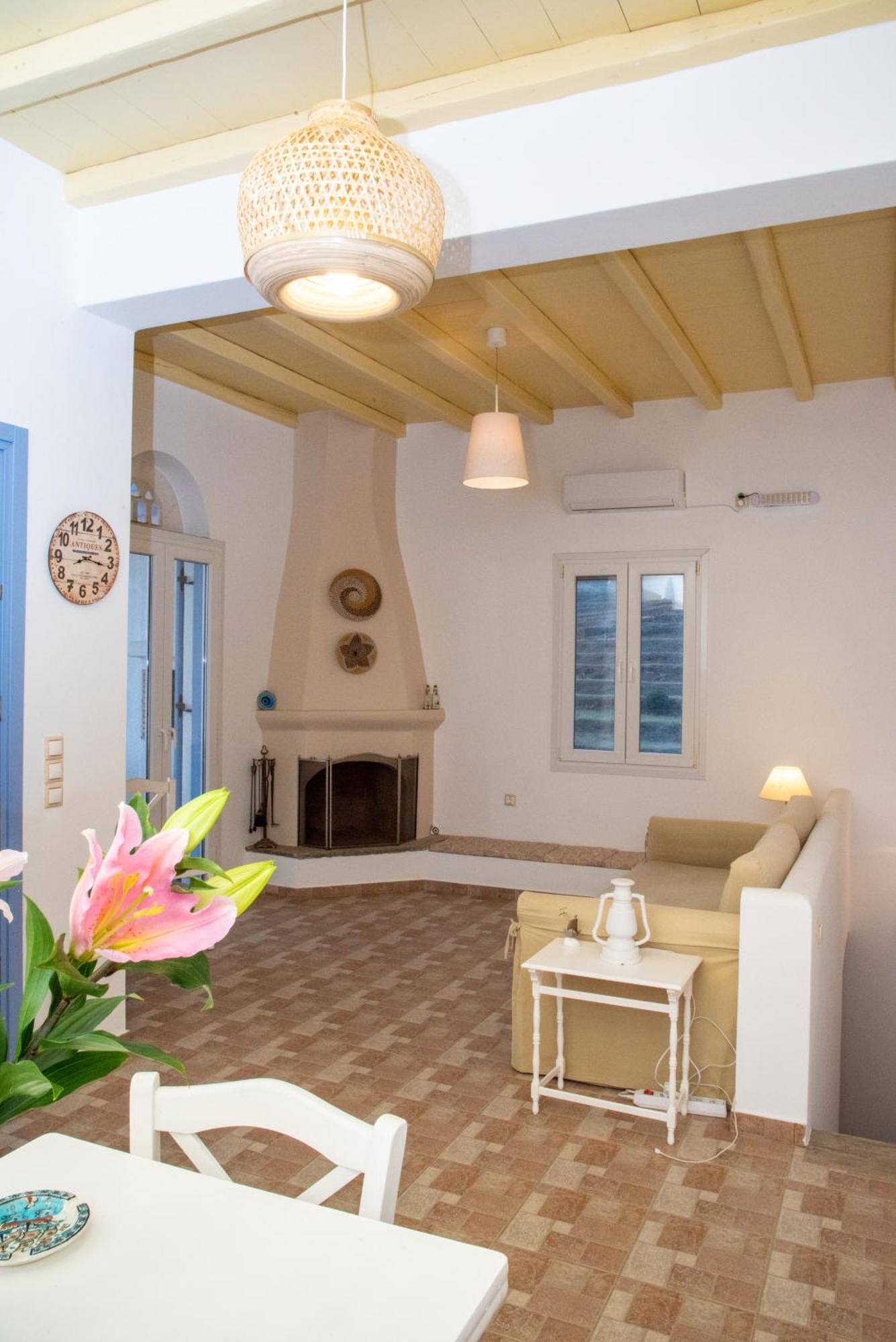 Iliopetra Residence Agios Romanos Exterior foto